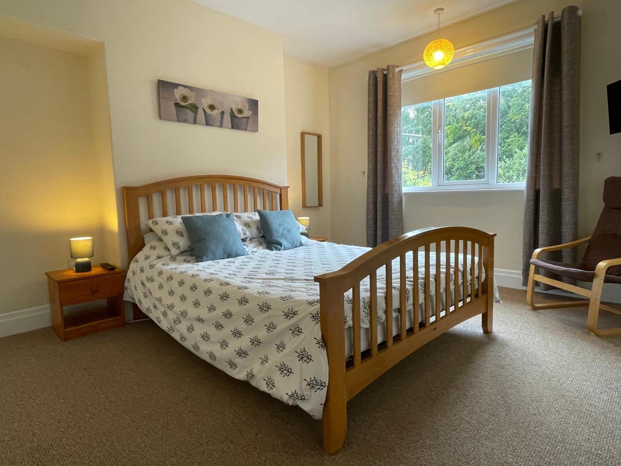 Large 5 Bed House In Scarborough Near The Beach, Large Garden & Hot Tub Экстерьер фото