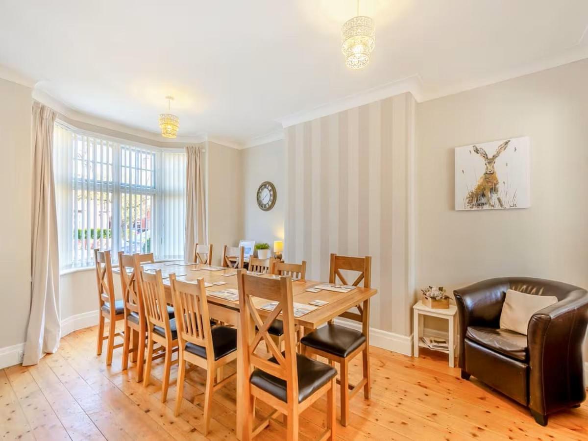 Large 5 Bed House In Scarborough Near The Beach, Large Garden & Hot Tub Экстерьер фото