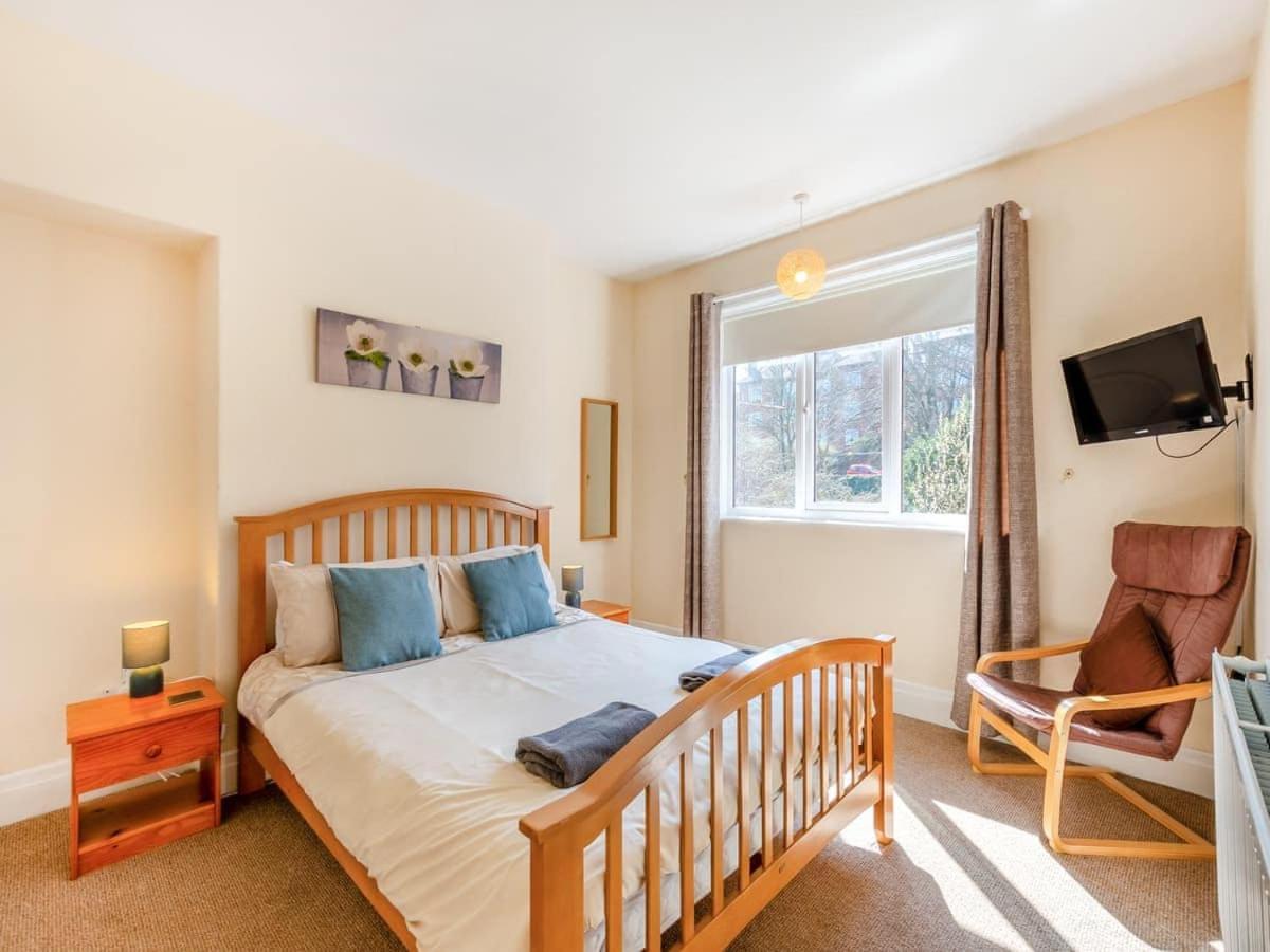 Large 5 Bed House In Scarborough Near The Beach, Large Garden & Hot Tub Экстерьер фото